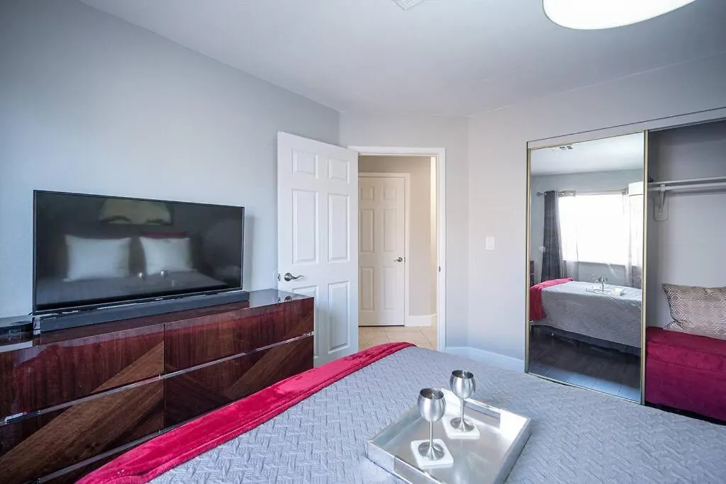 Holiday home Modern Home! Pool & Jacuzzi Las Vegas