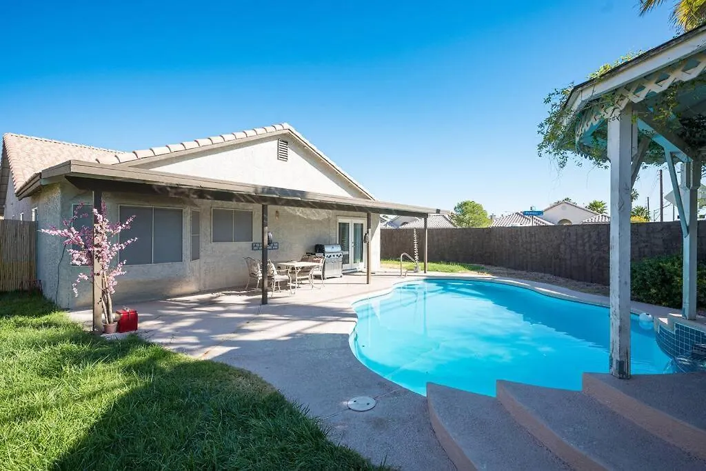 Modern Home! Pool & Jacuzzi Las Vegas Holiday home